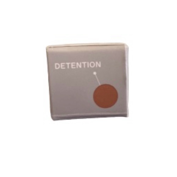 NWT R.E.M. REM Beauty On Your Collar Plumping Lip Gloss Detention Sealed Boxed - Picture 7 of 12